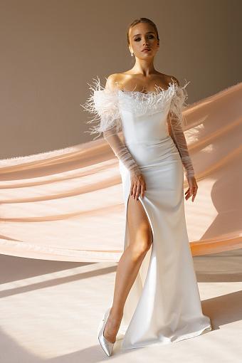Свадебное платье с разрезом на ноге спереди #5212