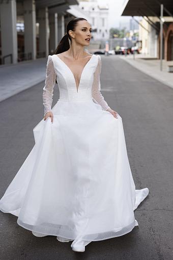 Свадебное платье А-силуэта блестящее #5162