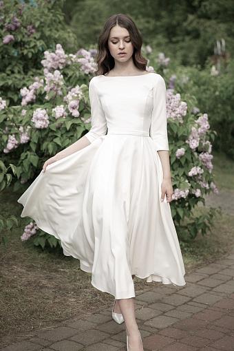 Короткое свадебное платье с открытой спиной #1615