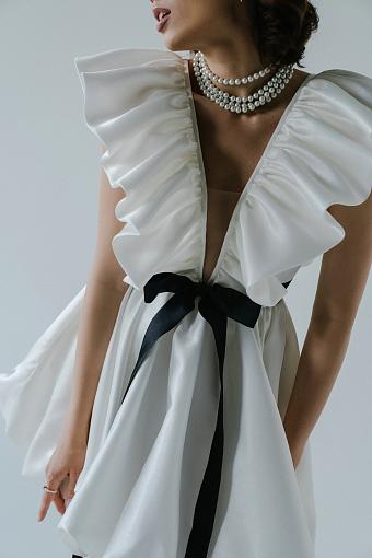 Короткое свадебное платье с открытой спиной #2001