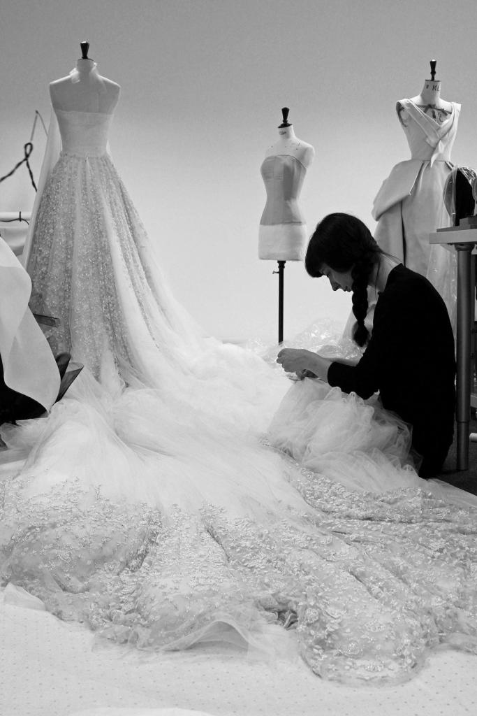 Дизайнеры Ralph & Russo_ как создается свадебное платье.jpeg