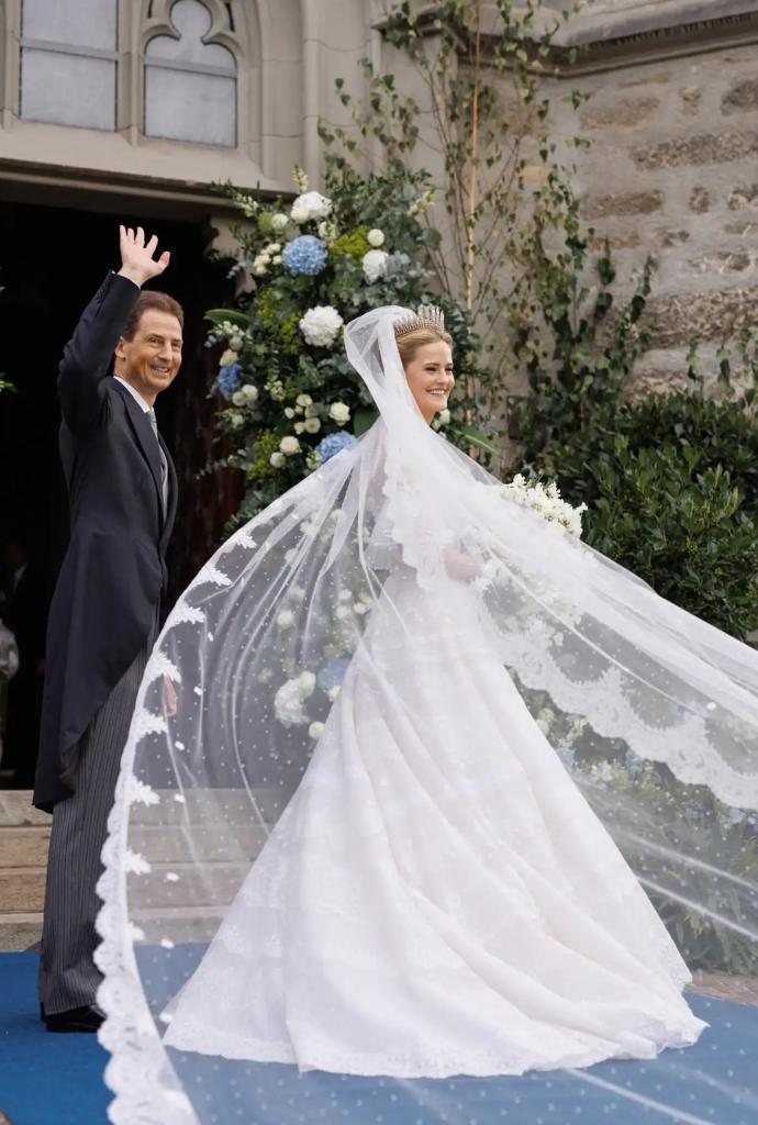 princess-marie-caroline-liechtenstein-leopoldo-maduro-vollmer-wedding14-9125-0f1f232988e54f188a81300f81a4bd3c.jpg