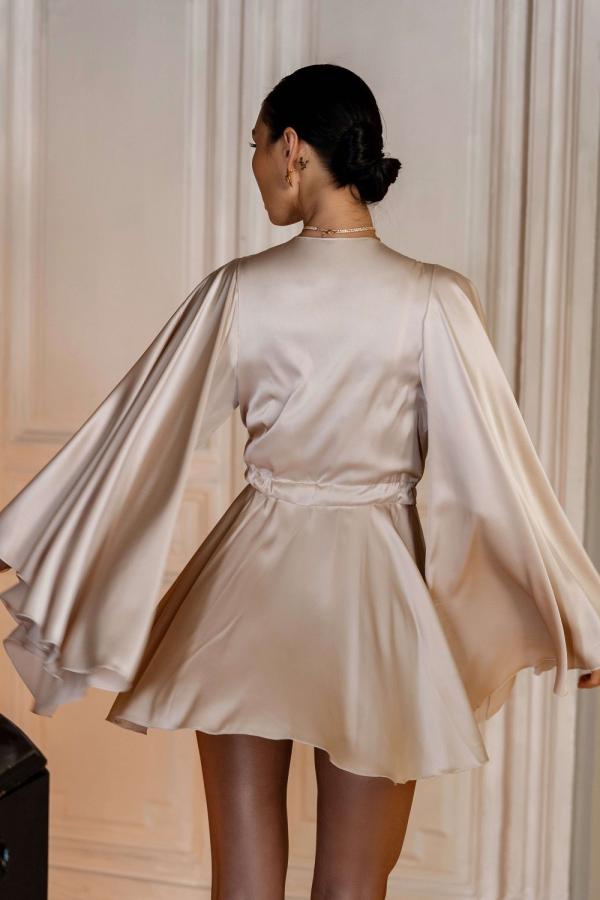 Свадебное белье и пеньюары berry