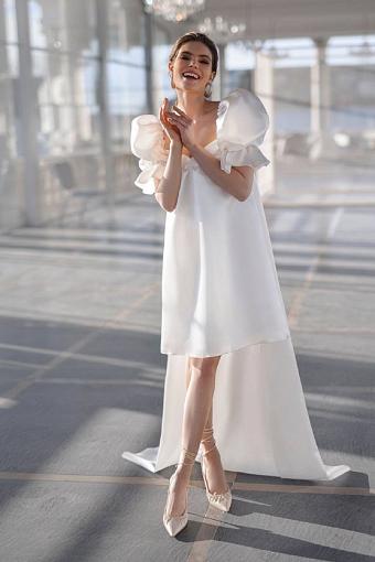 Короткое свадебное платье с длинным рукавом #1061