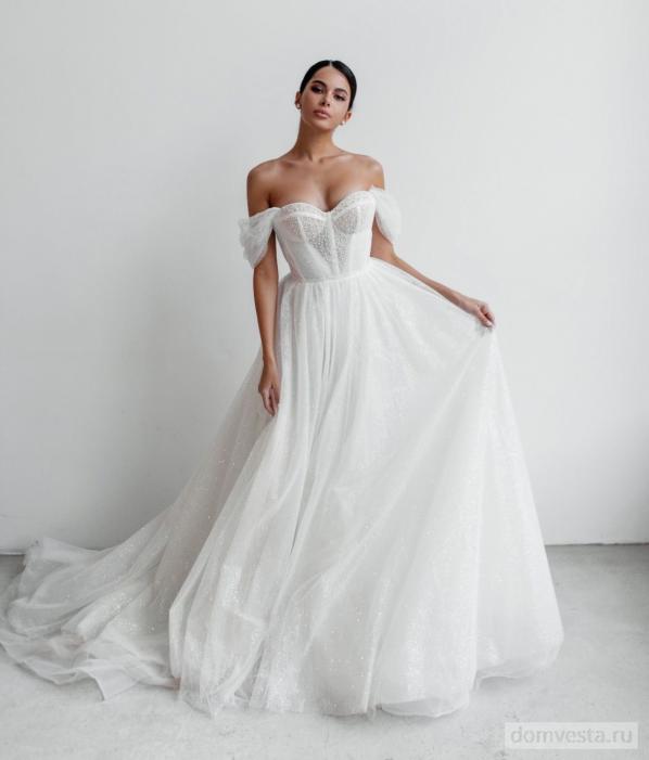 18 невест, которые превратили обычные свадебные платья в королевские наряды