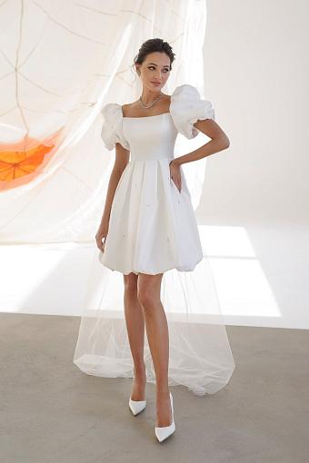 Короткое свадебное платье с длинным рукавом #1076