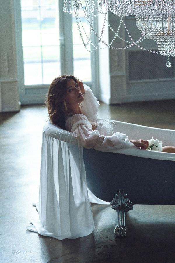 Свадебное белье и пеньюары nava-rara