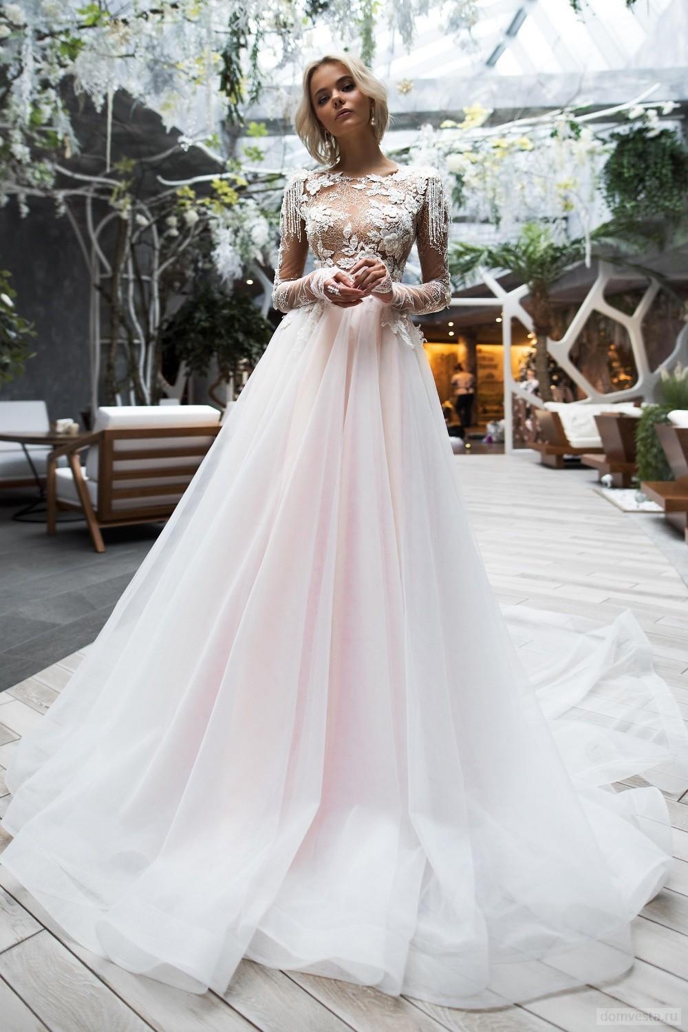 Свадебное платье с кружевным верхом