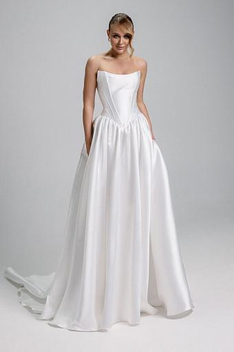 Белое атласное свадебное платье #1702