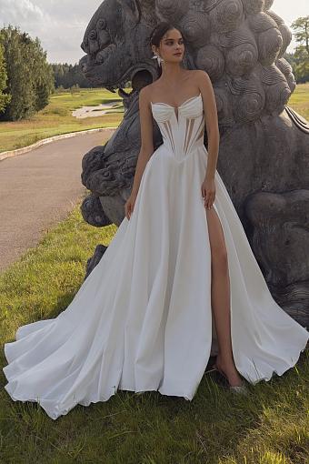 Свадебное платье с разрезом на ноге спереди #2100