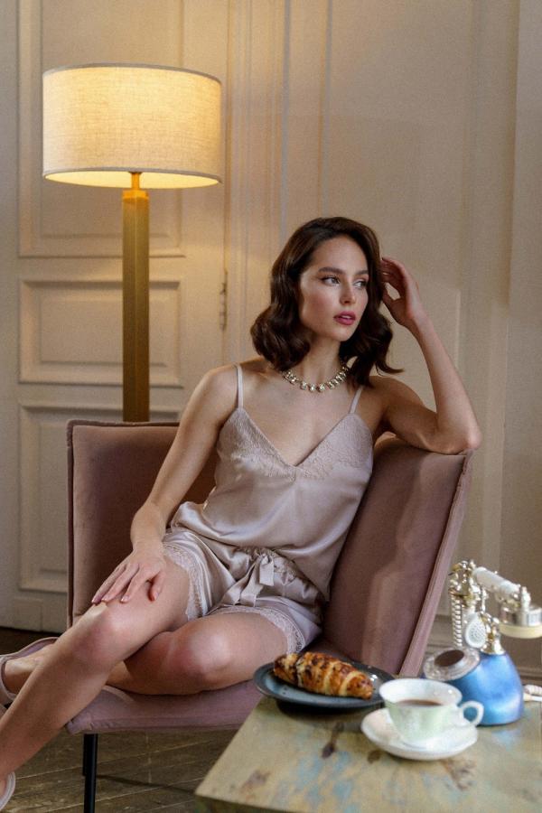 Свадебное белье и пеньюары blum-raraavis