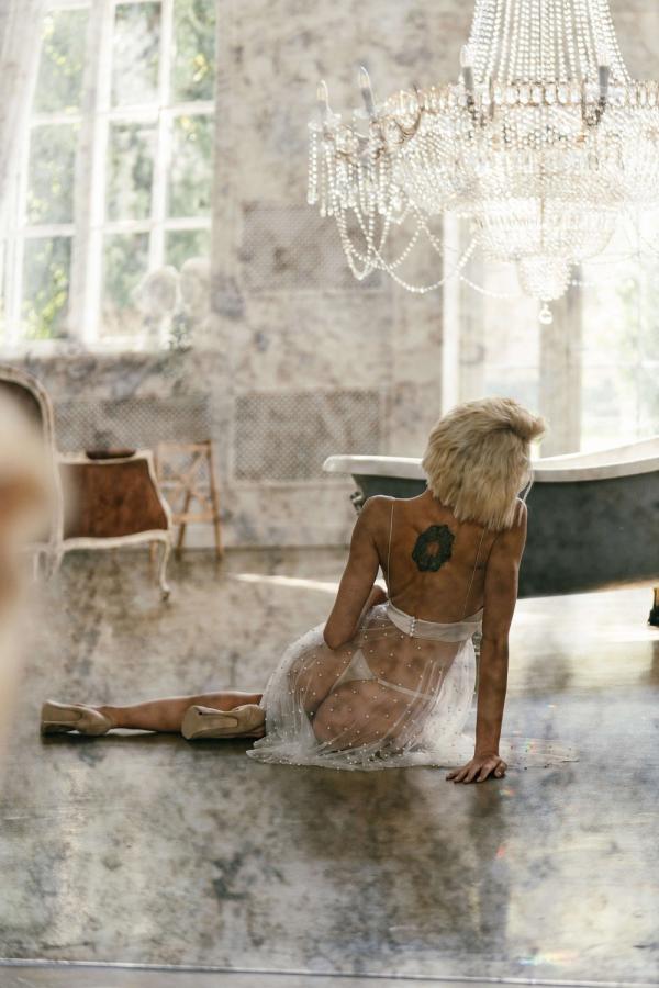 Свадебное белье и пеньюары amrinn